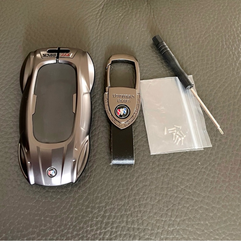 NWOT BUICK Fashion Zinc Alloy Car Key Case Cover + Leather keychain set New